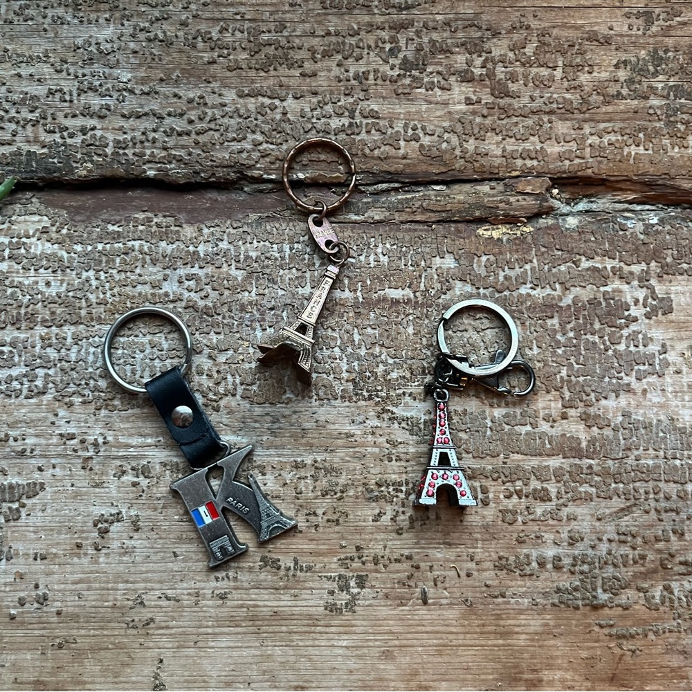 (Free) Paris Keychains - Picture 1 of 1